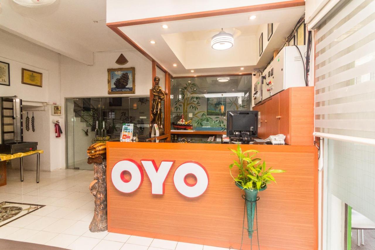 Vaccinated Staff - Oyo 1771 Zeke Hotel Batam Экстерьер фото