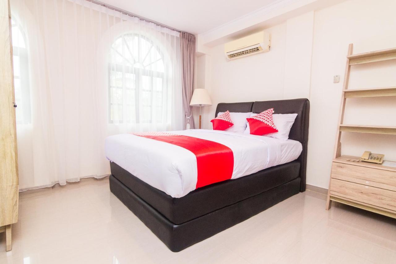 Vaccinated Staff - Oyo 1771 Zeke Hotel Batam Экстерьер фото